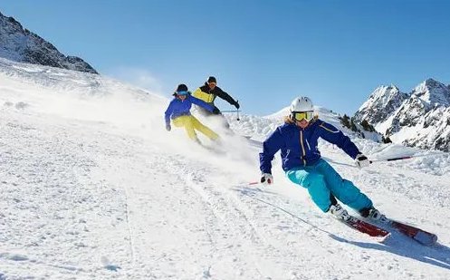 2022冬奥会第一枚金牌获得者是谁？