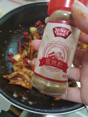 开家干锅鸭爪爪店赚钱吗?华飞鸭爪爪加盟有哪些加盟优势?