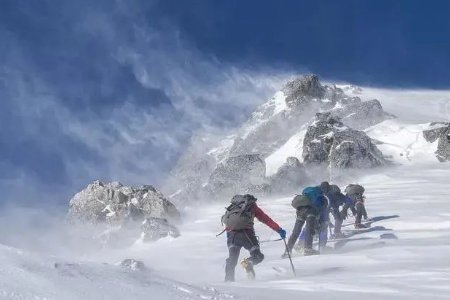 救6名越野赛选手牧羊人发声，他救助选手的故事是怎样的呢？