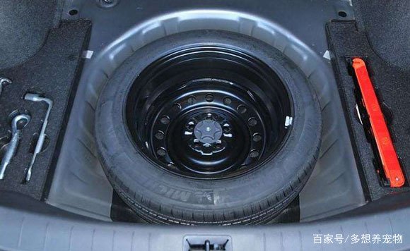 汽车一般多少公里换一次轮胎？