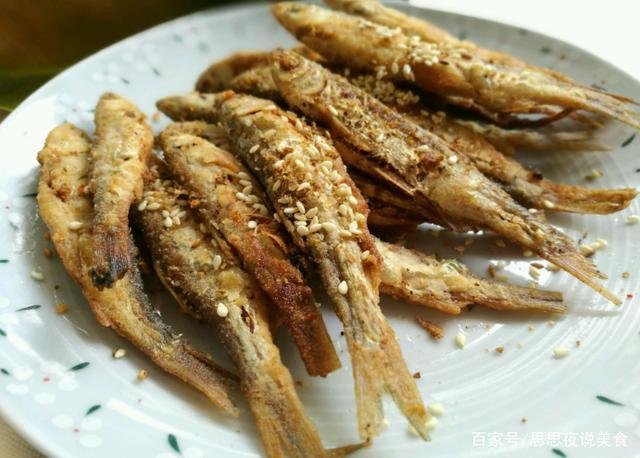 炸鱼时可以裹淀粉或者是面粉吗？应该怎么炸鱼？