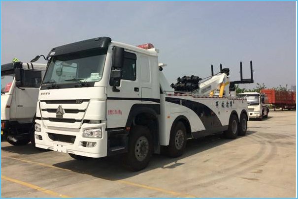 高速上拖车怎么收费