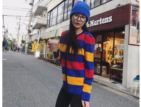 蓝色和什么颜色搭配在一起才是最好看的？