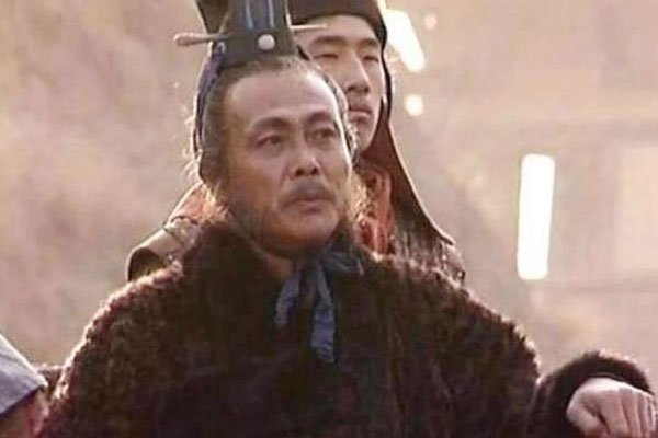 阳虎是谁？为什么说孔子长得很像阳虎？两个人什么关系？