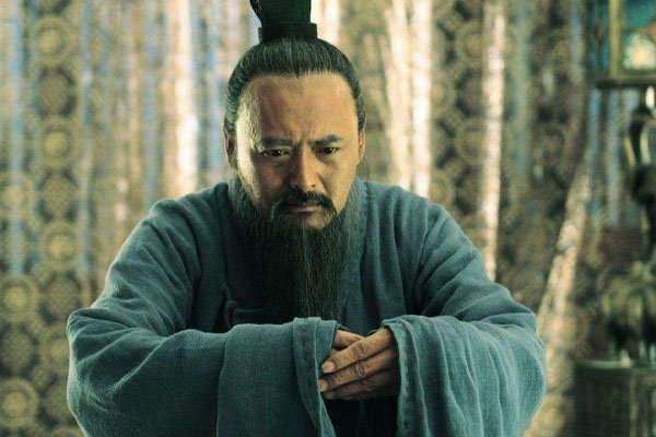 阳虎是谁？为什么说孔子长得很像阳虎？两个人什么关系？