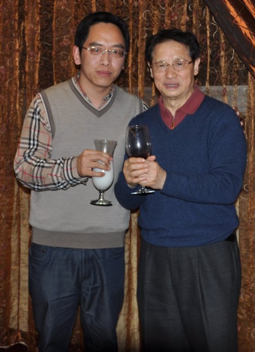 滕久明的人物履历