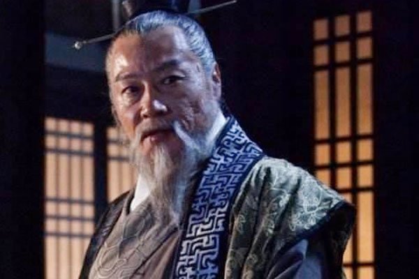 阳虎是谁？为什么说孔子长得很像阳虎？两个人什么关系？