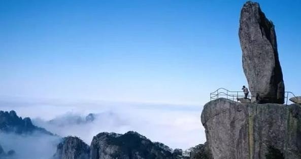 不畏浮云遮望眼 只缘身在最高层富含什么哲理