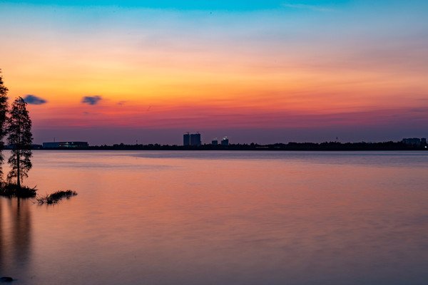 怎么理解“直筒子市”这个词语呢？