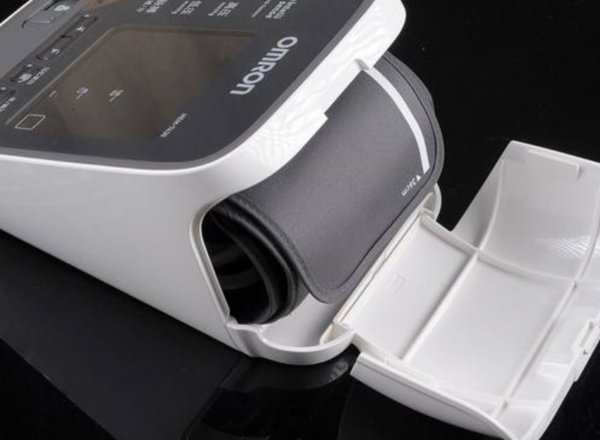 欧姆龙电子血压计哪款好？求推荐。