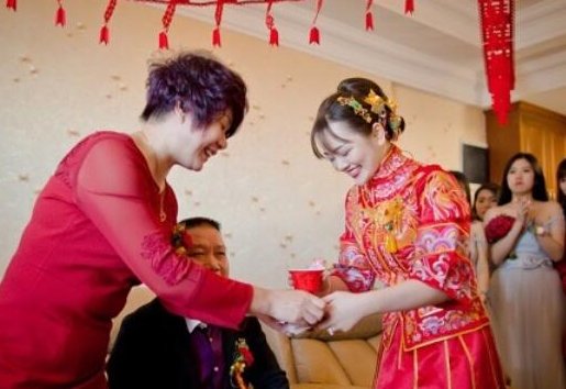 结婚的晚上女生怎么做