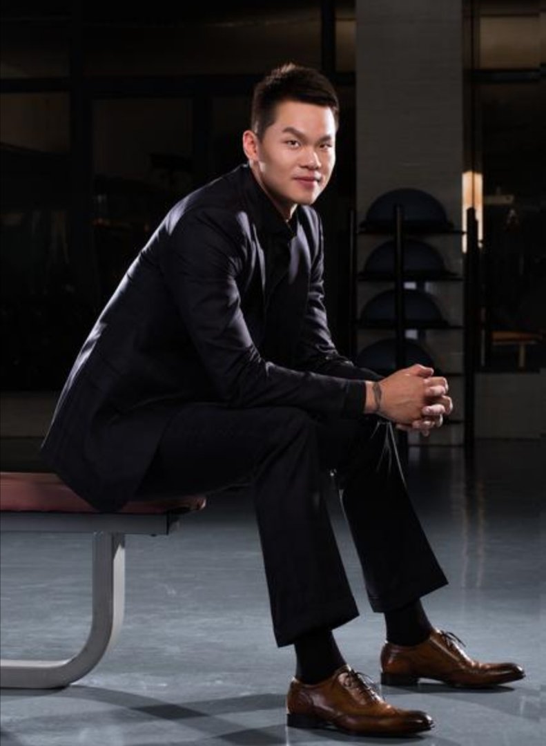 为何朱芳雨年纪轻轻就能担任广东男篮总经理？