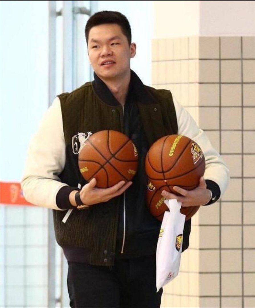 为何朱芳雨年纪轻轻就能担任广东男篮总经理？