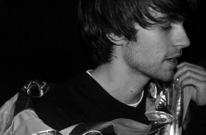 一首歌 歌词高潮是I LOVE YOU BABY英文歌