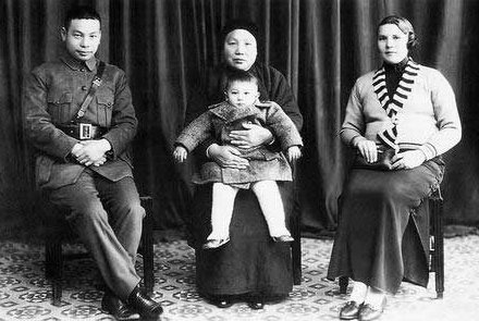 蒋经国的母亲是谁