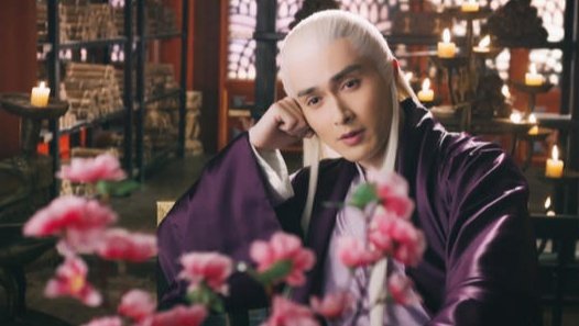 东华帝君的真身是什么？为何儿子白滚滚一出生就一头白发？