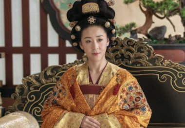 诚孝昭皇后张氏的身份经历过哪些变化？她的一生有多传奇？