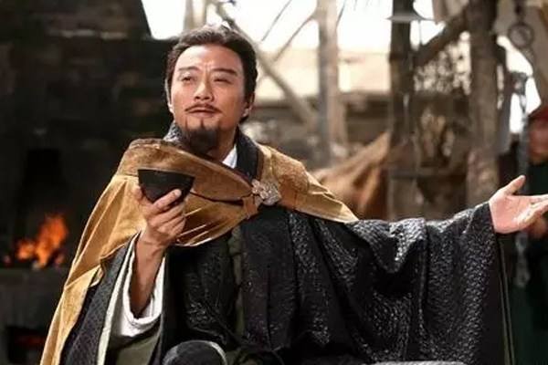 刘邦曾做泗水亭亭长,这个“亭长”现代相当于什么职位？