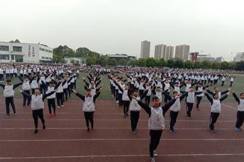 石家庄四十四中好不好？