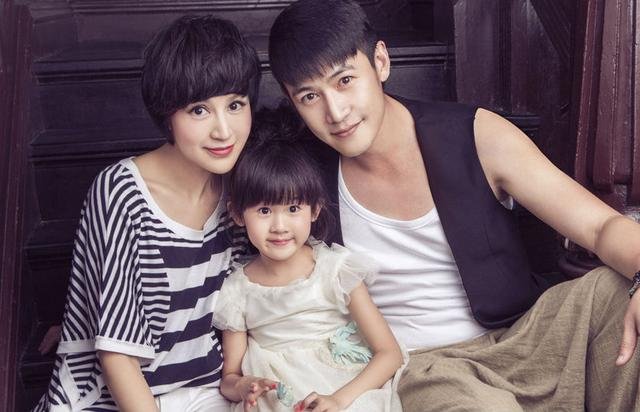 大女儿鲍蕾嫁陆毅，小女儿鲍莉嫁郭京飞，为何鲍母态度却截然不同？