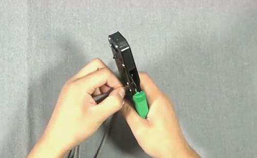 笔记本电脑本地连接显示网络电缆被拔出是什么意思?