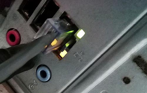 笔记本电脑本地连接显示网络电缆被拔出是什么意思?