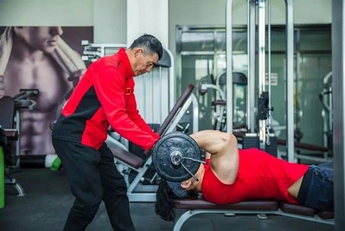 求哑铃正确锻炼方法图