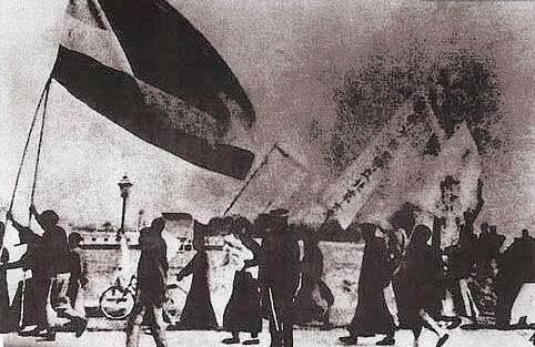 第三次民主化过程中发展中国家和地区政治发展的现实显示，民主的和平转变需要具备的基本条件是（ ）。