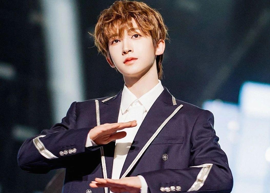 刘宇粉丝拼字车祸现场，粉丝做错了什么？