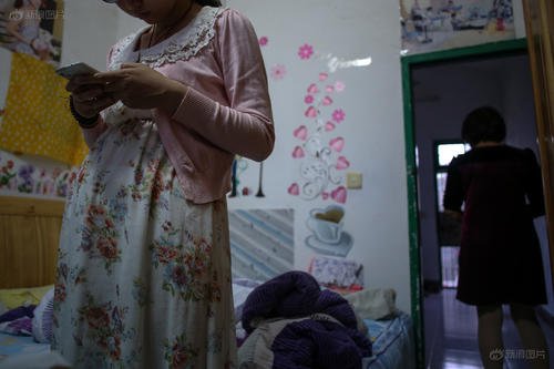 在韩国,一母亲冰箱藏儿子尸体两年,为何这么久才发现?