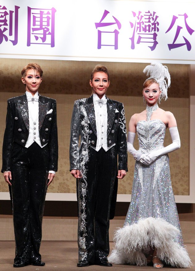 宝冢家的红ゆずる现任星组几番？求关于她的资料（维基上的除外）