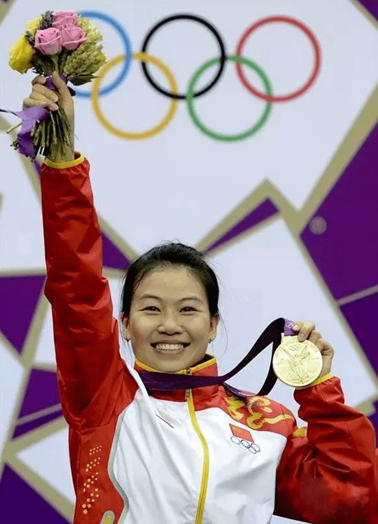 请问2012年伦敦奥运会第一块金牌的得主是哪个国家