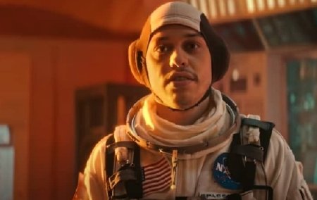 美国演员皮特本月将被送往太空，与航天副局长同行，你怎么看？