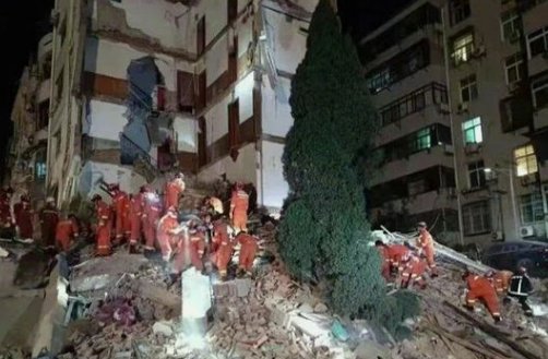 江西楼房垮塌死者多为老人，谁该为这些死者负责？