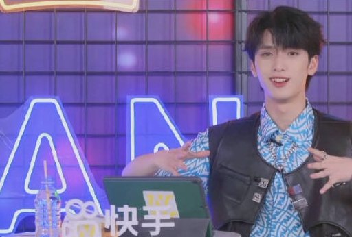 2021严浩翔生日那天在哪个平台直播?