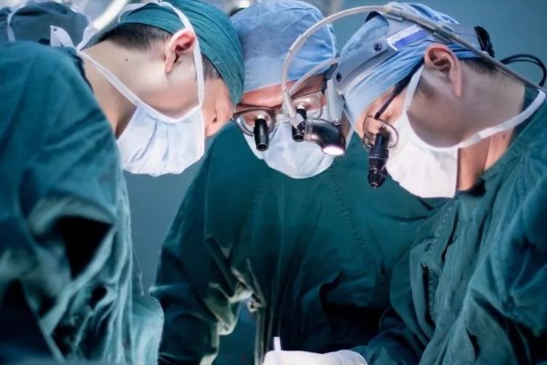 河南女孩换四次血仍不忘考试，你如何看待这位女孩的行为？