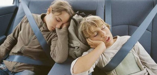 坐车前吃饭还是不吃饭的好?