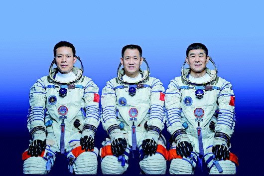 聂海胜在空间站的饭后运动竟是后空翻,你如何看待此事?