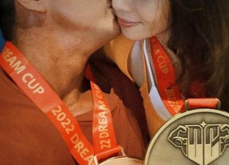 李沛旭官宣结婚,并晒出和两人的婚戒,他的女友是谁?有何来头?