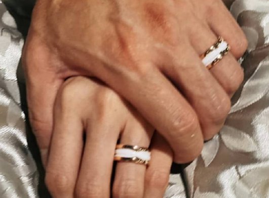 李沛旭官宣结婚,并晒出和两人的婚戒,他的女友是谁?有何来头?