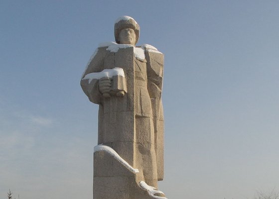 现代爱国英雄人物事迹