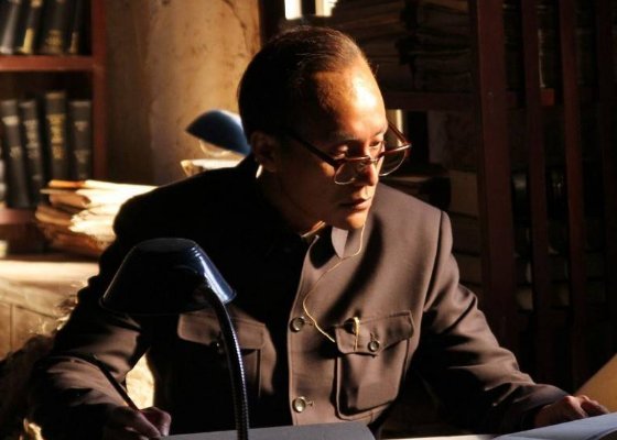 现代爱国英雄人物事迹