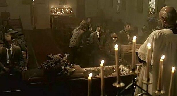 《恐怖蜡像馆》的结局是什么？