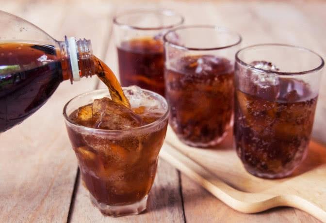 疫情下碳酸饮料为何会异军突起？什么人不太适合喝这种饮料？